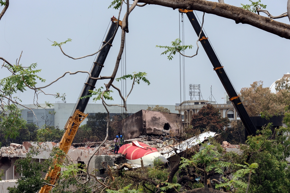 Air India aircraft crashed number of fatalities increased to at least 270 / day