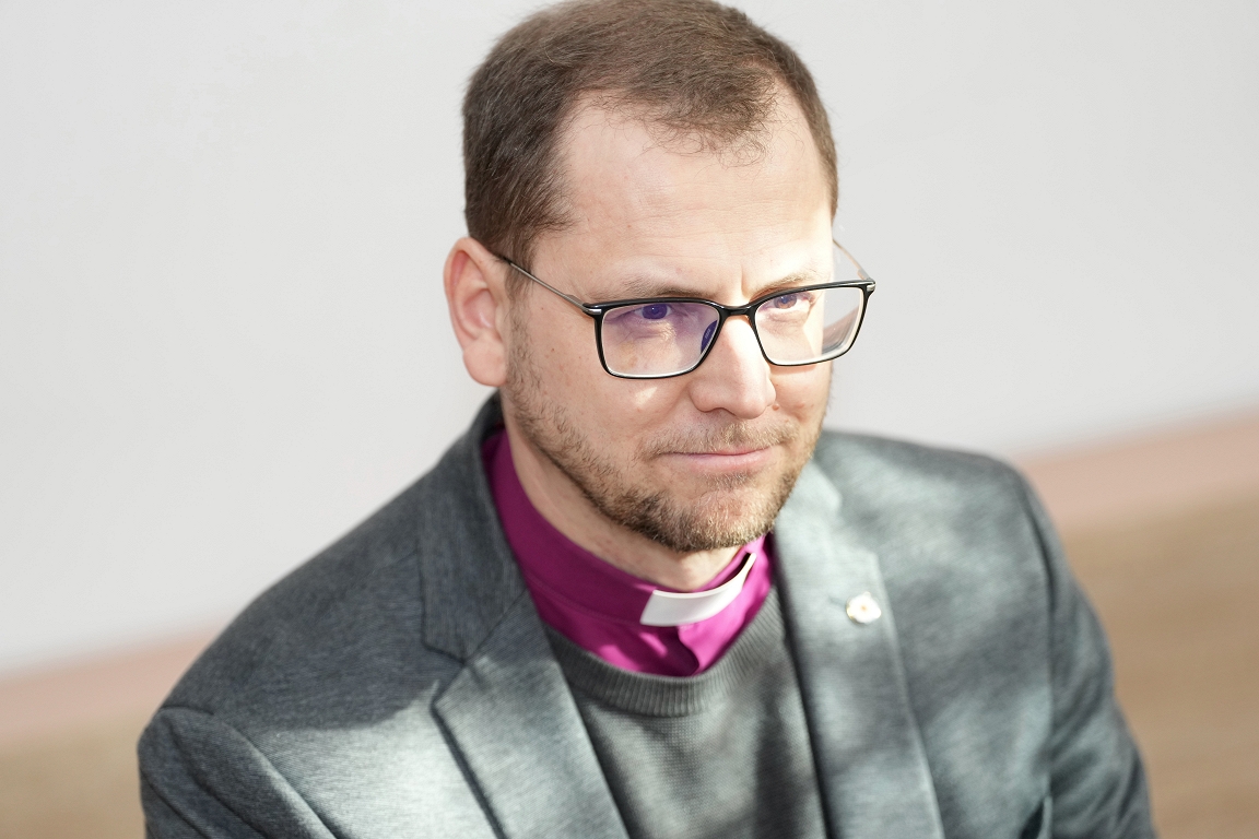 The Archbishop of the New Lutheran Church becomes Rinald Grant / Day