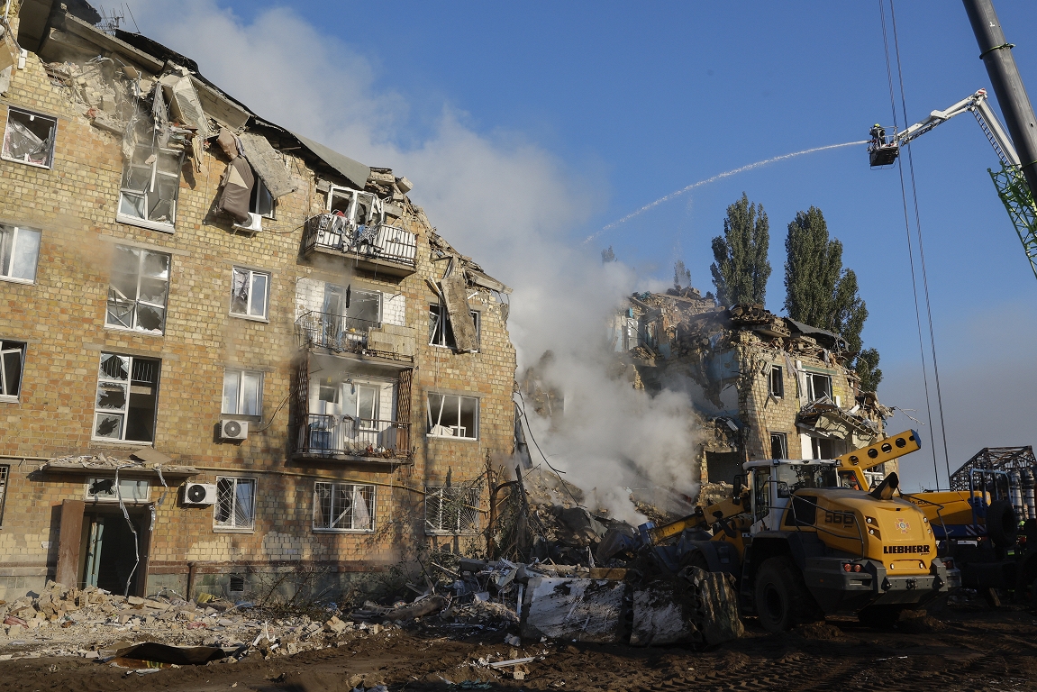 Krievu uzbrukumā Kijivai nogalināti 16 cilvēki