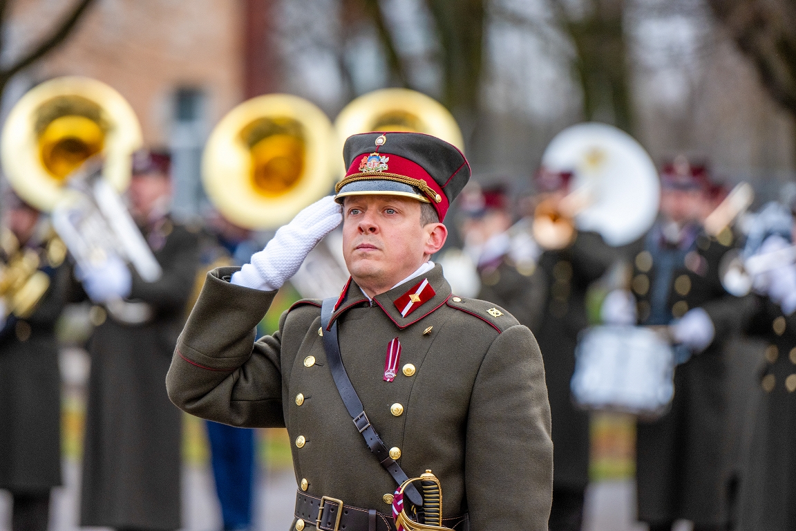 No dziesmām Latvijai līdz zaļumballei. Salaspilī – IV Starptautiskais militāro orķestru festivāls