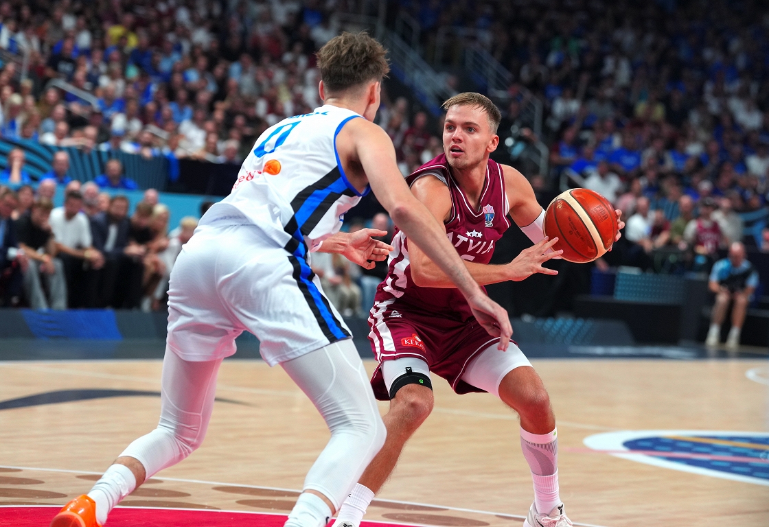 Latvijas basketbolistiem grūta uzvara Eiropas čempionāta mačā ar Igauniju
