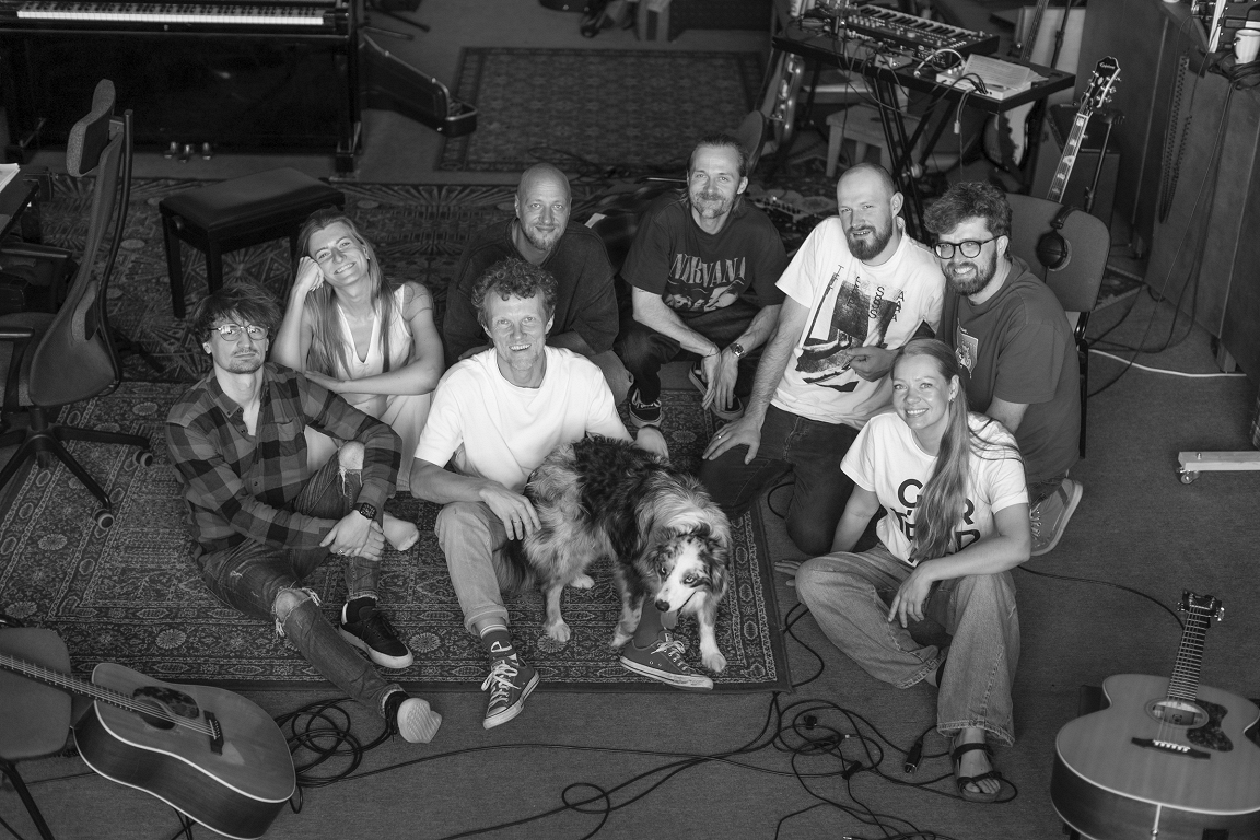 The Sound Poets Palladium koncerta priekšvakarā izdod jaunu singlu Tu manī ugunis dedz