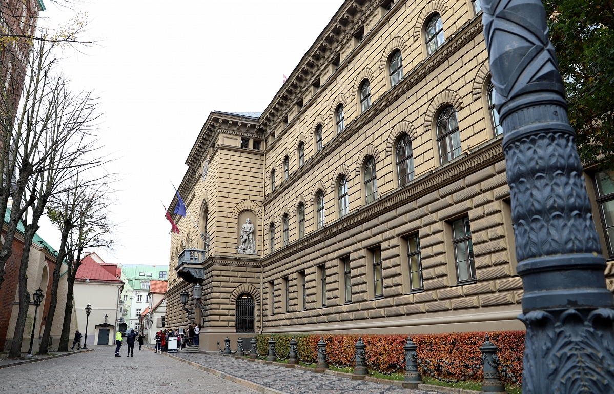 Deputāti pilsoņu iniciatīvu par Latvijas palikšanu Stambulas konvencijā nodod Saeimas Ārlietu komisijai