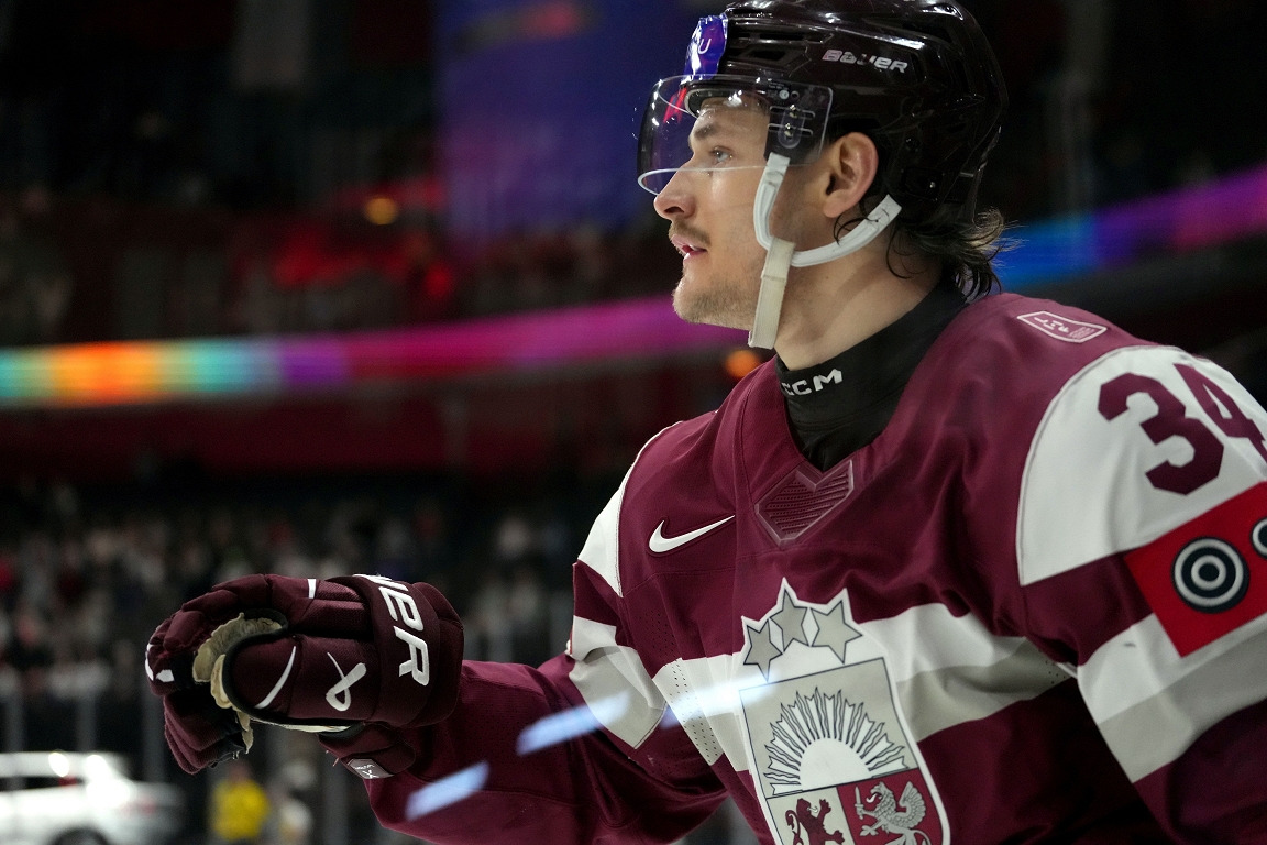 Tralmaks gūst hat trick uzvarētā AHL mačā