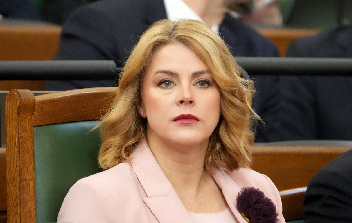 Siliņa pildīs aizsardzības ministra pienākumus