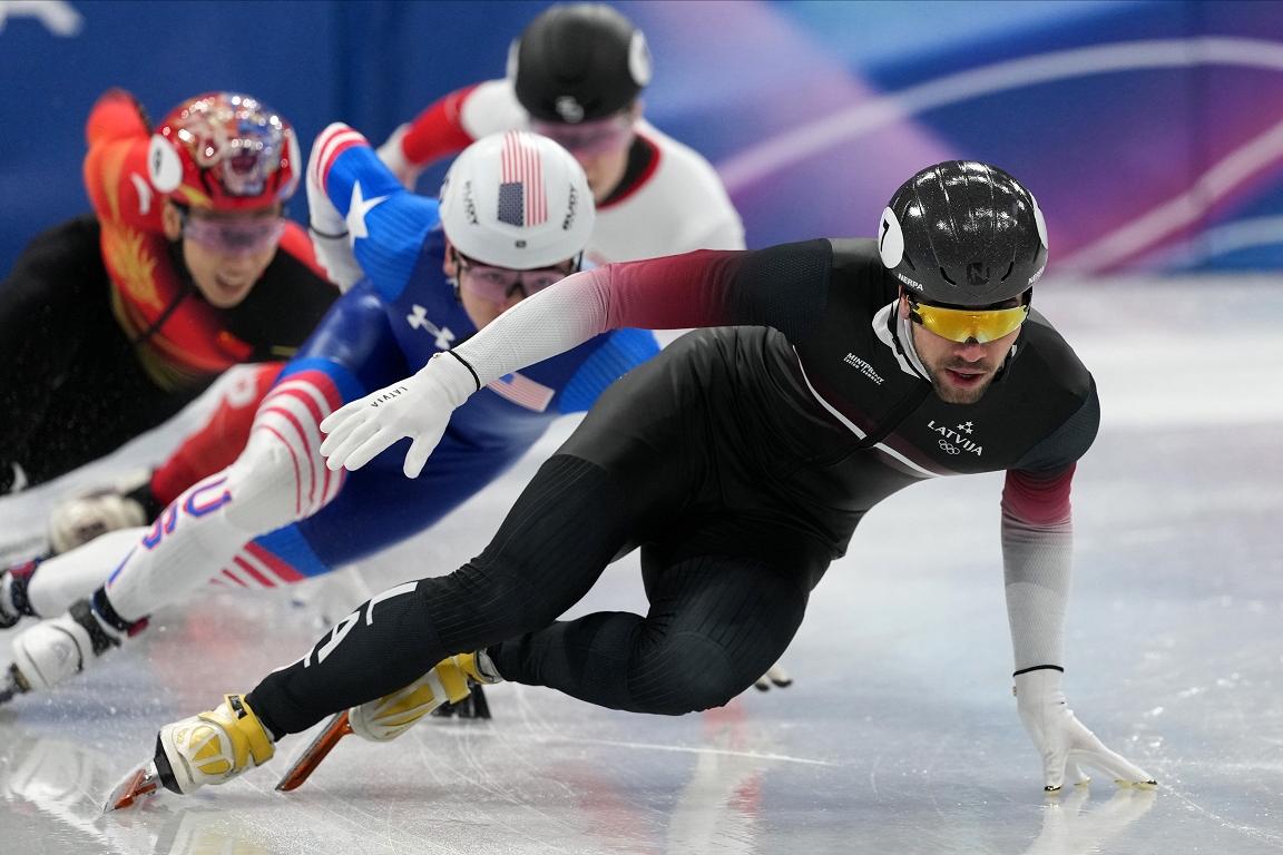 Krūzbergs izcīna piekto vietu olimpisko spēļu šorttreka sacensībās