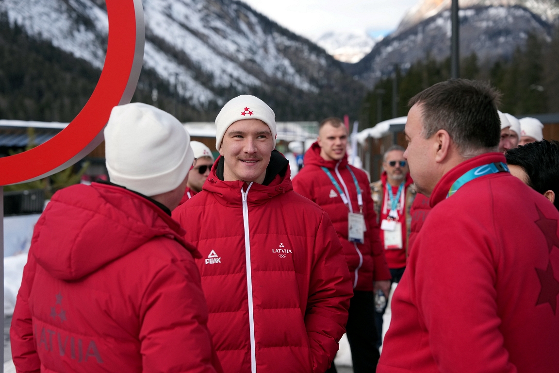 Bobslejistam Grantiņam pēc kritiena olimpisko spēļu treniņā būs vairāku mēnešu rehabilitācija