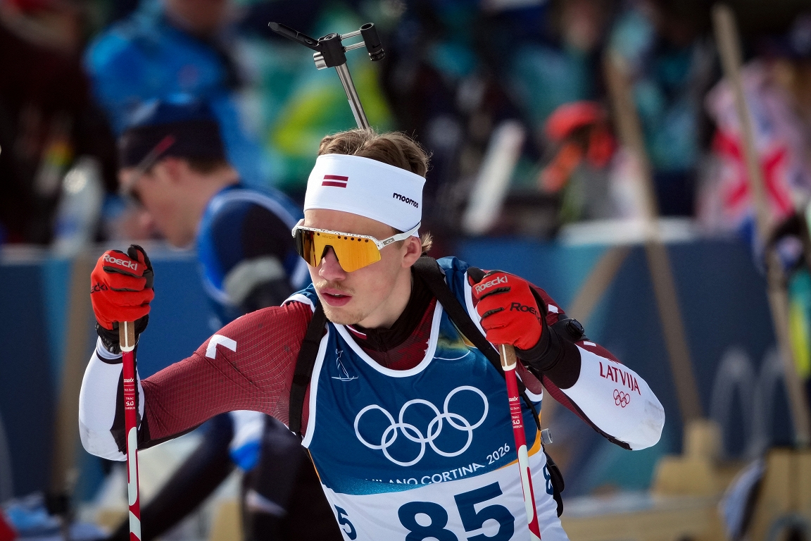 Lozbers izcīna zelta medaļu pasaules jauniešu čempionātā biatlonā