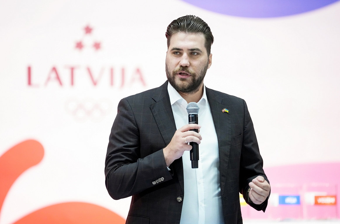 Bumba ir sporta federāciju pusē