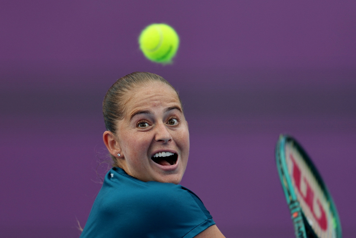 Ostapenko sasniedz Dohas WTA 1000 turnīra pusfinālu