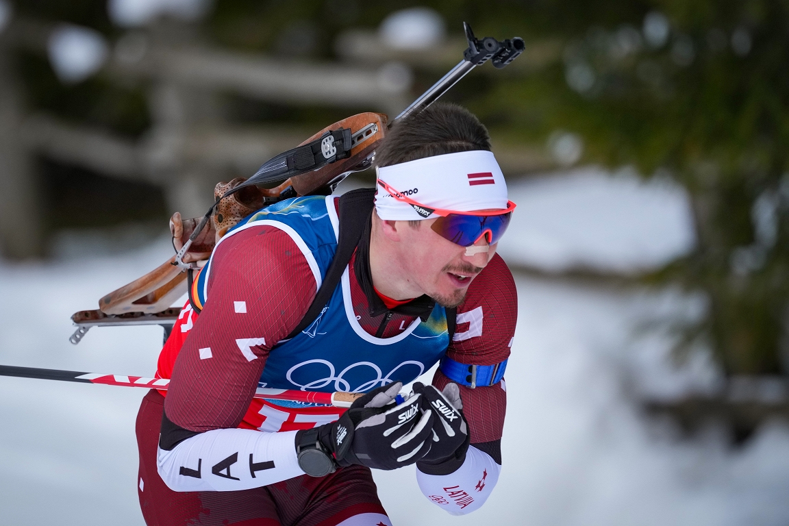 Biatlonists Rastorgujevs 30. vietā un Lozbers - 32. vietā desmit kilometru sprinta distancē