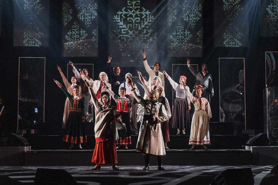 Foto: Nacionālajā teātrī ar iestudējumu Ar mani atkal runā… Ilze! nosvinēta Starptautiskā teātra diena