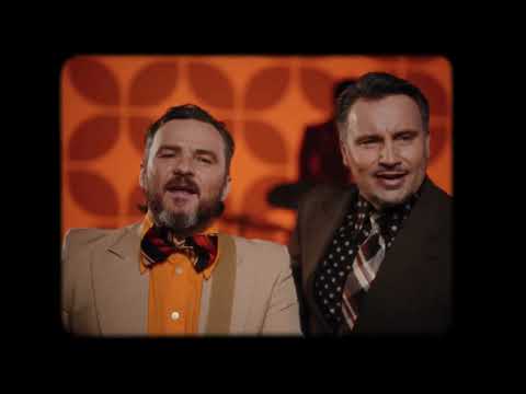 Video: Starptautiskajā teātra dienā aktieru duets GraBulis laiž klajā dziesmu Vecums nenāk viens