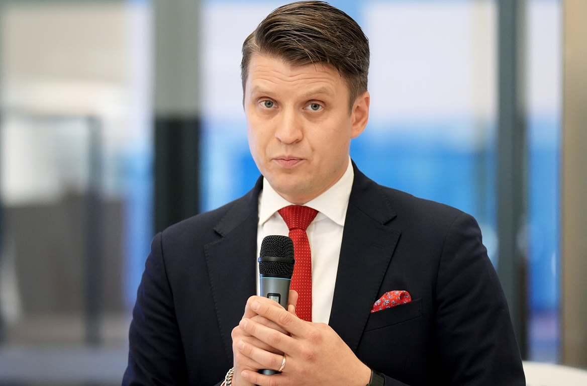 Amatu atstājis Stradiņa slimnīcas vadītājs