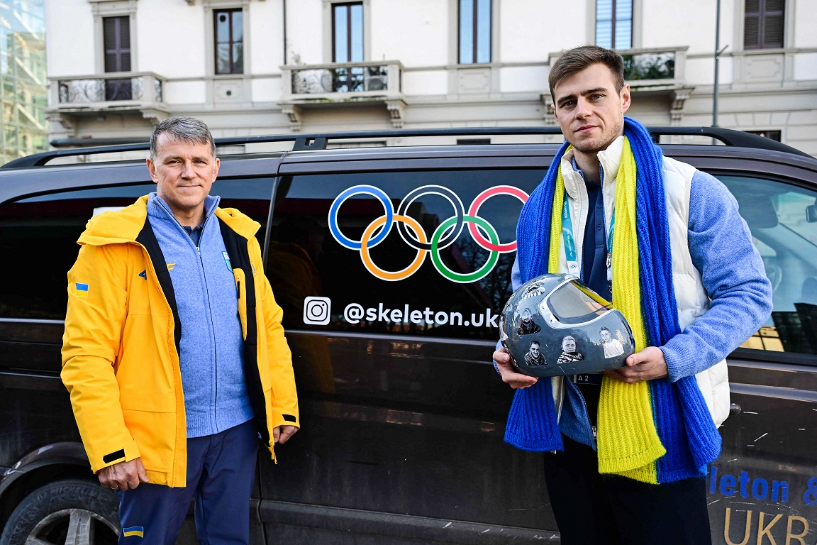 Neviens no trim latviešiem man nav piezvanījis