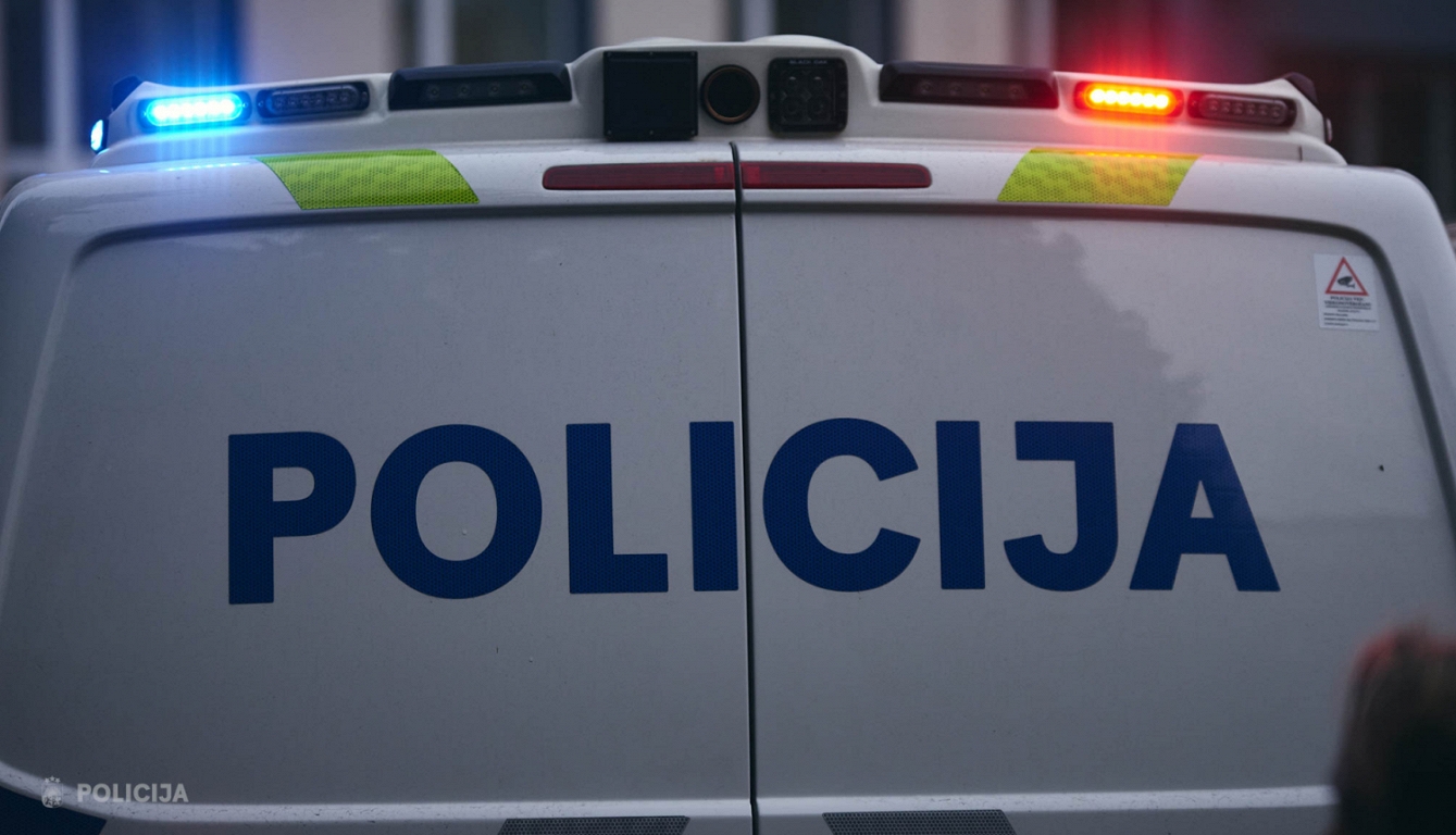 Jomas ielas kautiņā cietušais vīrietis izrakstīts no slimnīcas un uzbrucējam draud maigāka atbildība