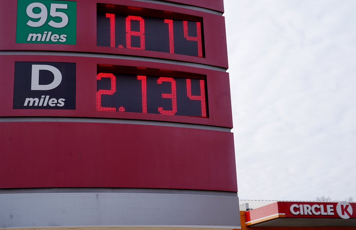 Degvielas tirgotājiem plāno piemērot maksājumu, ja cena mazumtirdzniecībā pārsniegs aprēķināto orientējošo cenu