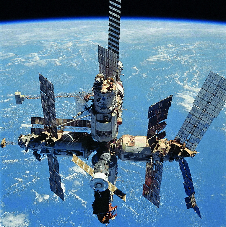 No kosmosa līdz okeāna dzīlēm