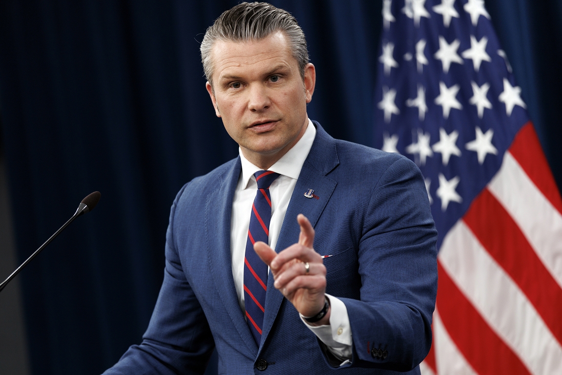 Hegsets: Gvantanamo ieslodzītos vajadzēja sodīt ar nāvi