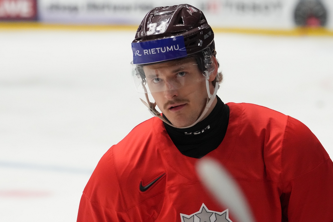 Tralmaks un Vilmanis sakrāj pa trim punktiem AHL spēlēs