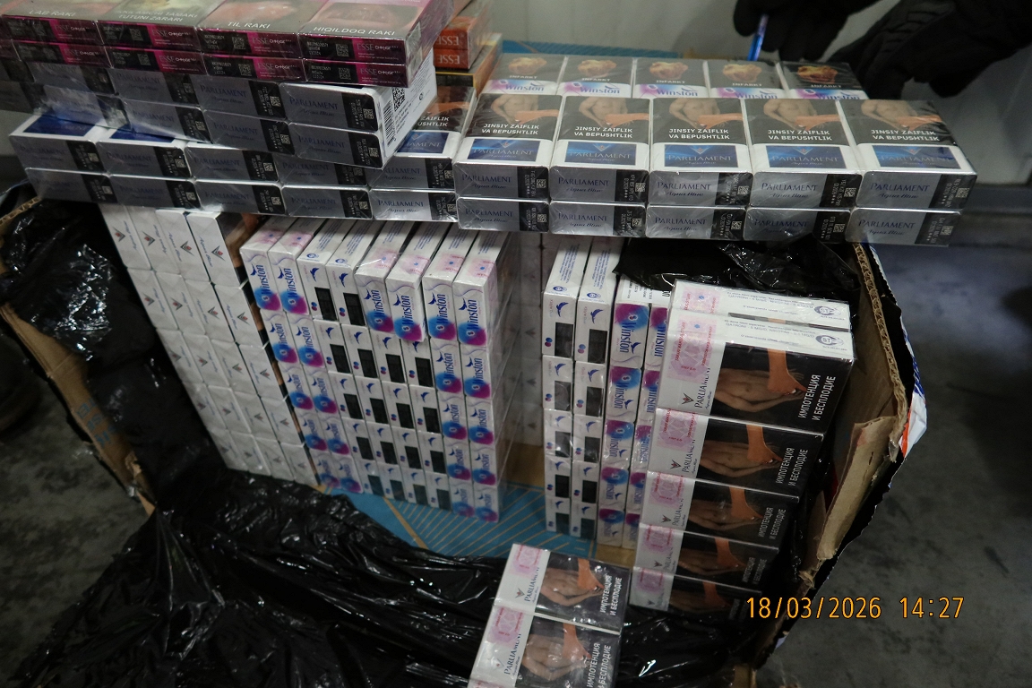 Pasta sūtījumu maisos muita konstatē lielu daudzumu kontrabandas tabakas izstrādājumu