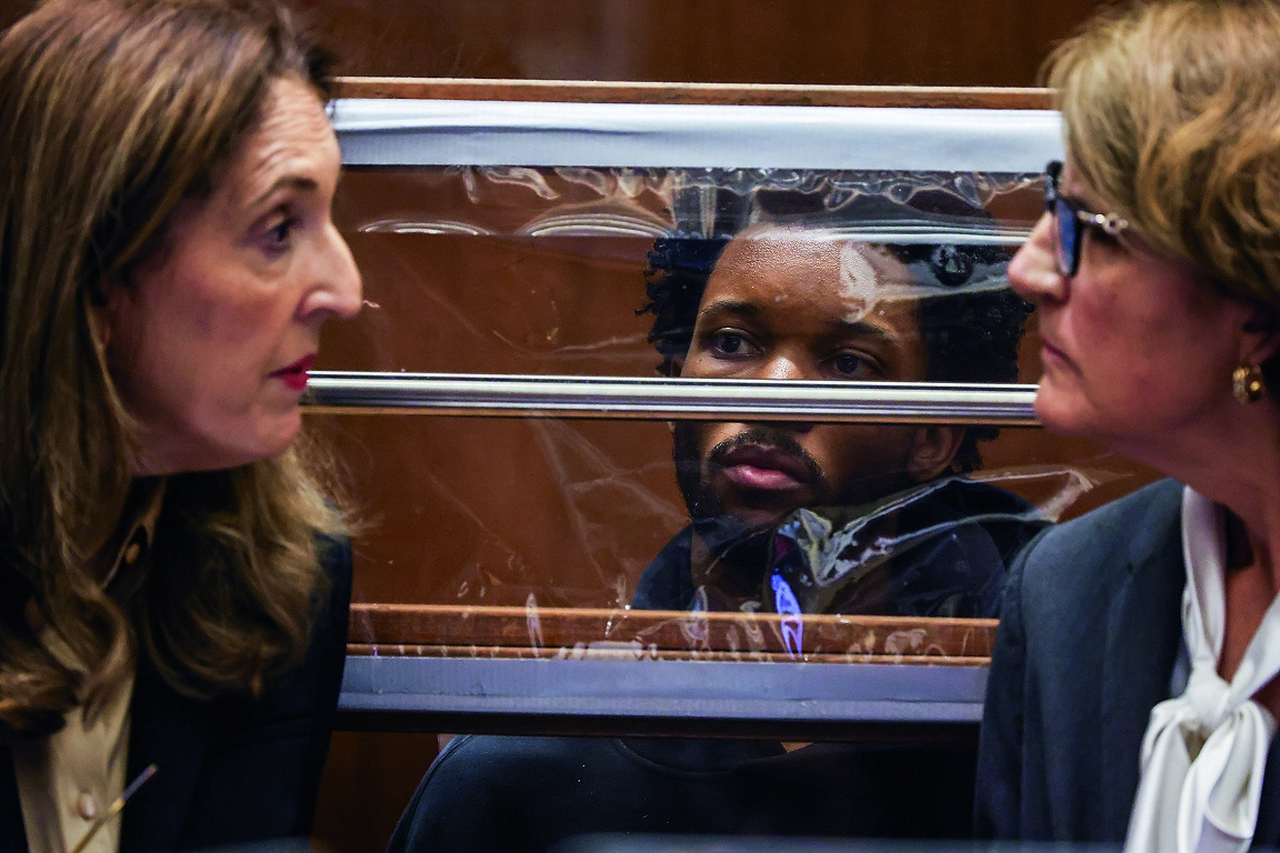 Aiztur strauju popularitāti iemantojušo dziedātāju