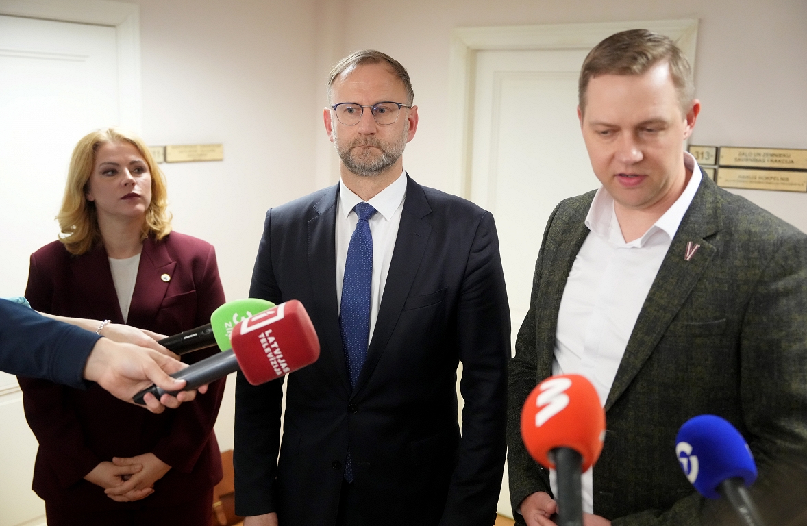 Siliņa esot gatava koalīcijas izjukšanai, lai nodrošinātu ZZS atbalstu airBaltic īstermiņa aizdevumam Saeimā