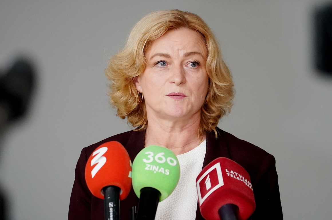 NA ministru amatiem virza Indriksoni, Dombravu, Puntuli un Vitenbergu