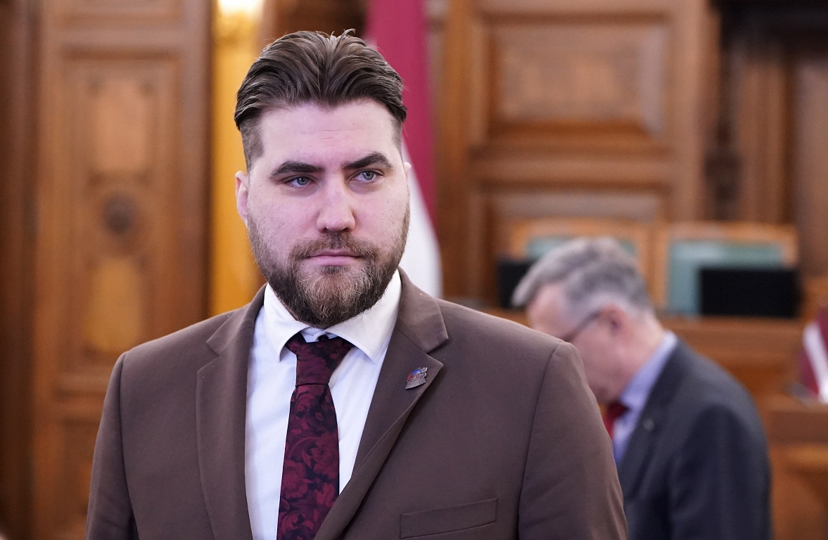 Koalīcijas deputāts Daugavietis turpmāk Saeimā balsos pēc sirdsapziņas