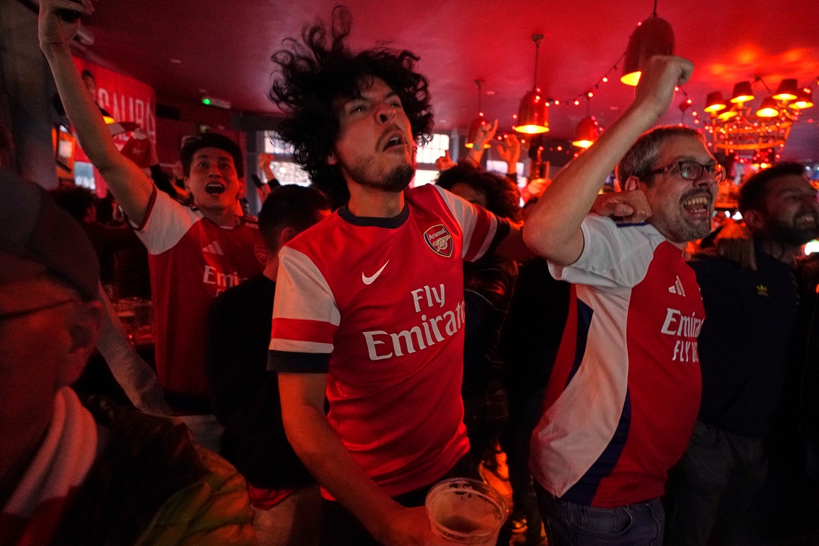 Londonas Arsenal futbolisti pēc 22 gadu pārtraukuma kļūst par premjerlīgas čempioniem