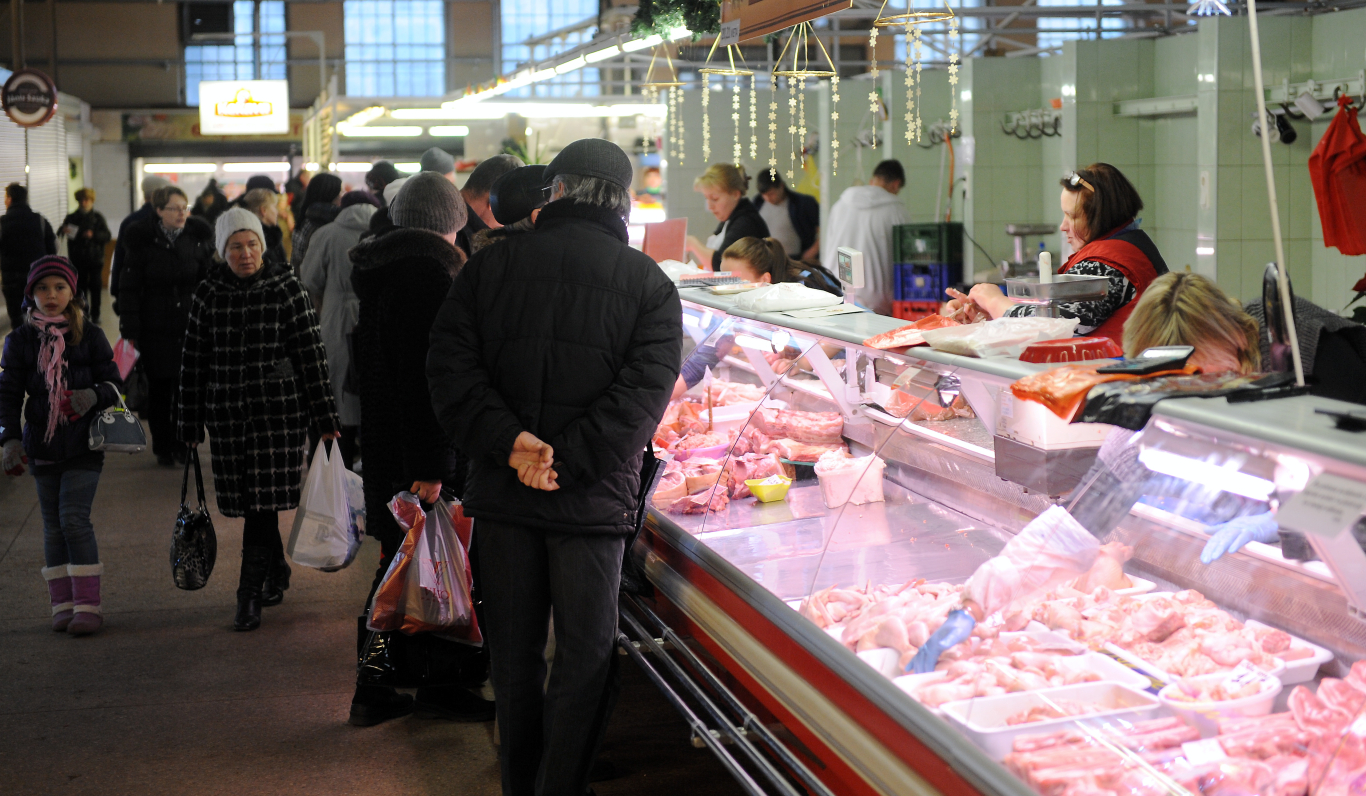 Būvniecības uzraugi pieprasījuši pārtraukt Centrāltirgus Gaļ