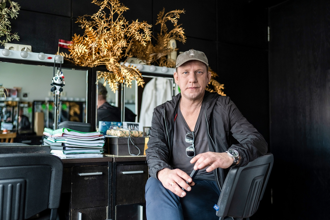 Karalis enerģijas ķīselī. Intervija ar aktieri Artūru Skrast