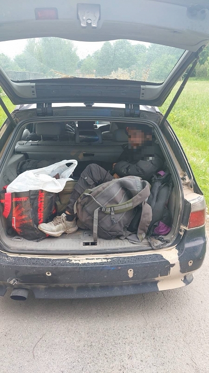 Nedēļas nogalē par nelegālo migrantu pārvadāšanu aizturētas 